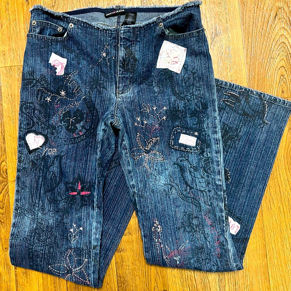 DKNY Jeans Women’s Size 9 Embroidered Patchwork Y2K Low Rise Distressed Denim